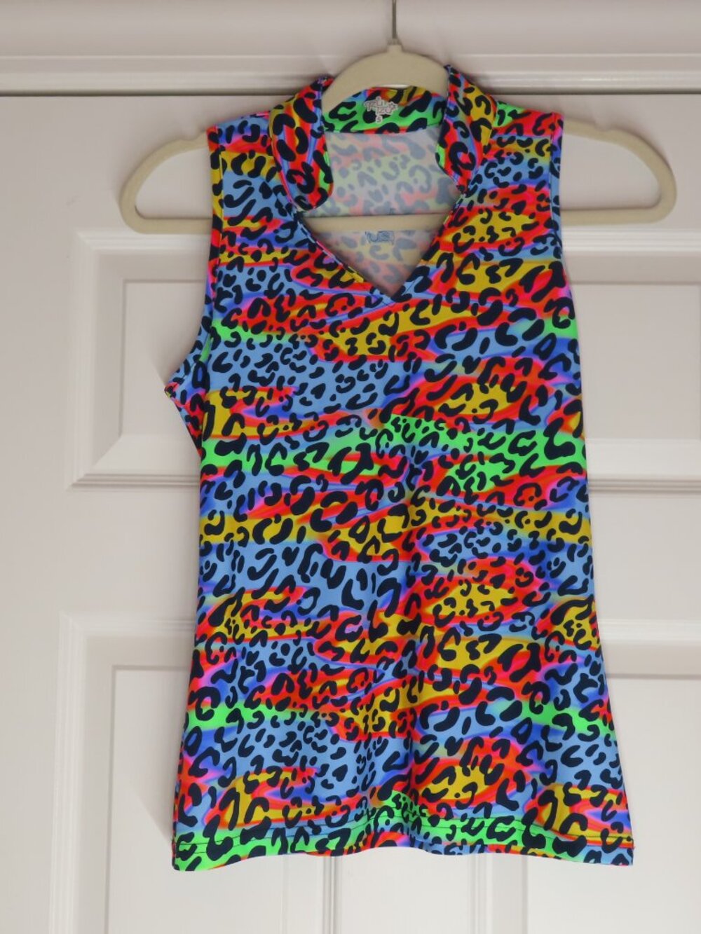 Tzu Tzu Tabitha Golf Top Women's Small Animal Print  Sleeveless Athleisure Club